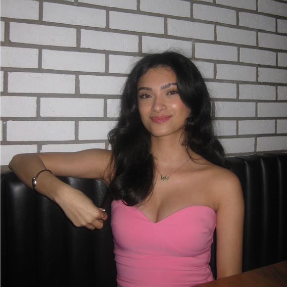 Meet your Posher, Maria - Picture 1 of 1